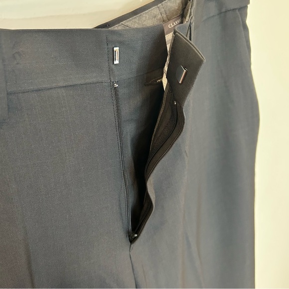 Men’s Haggar Premium Comfort Dress Pants, Charcoal, 38x30 - Picture 4 of 9